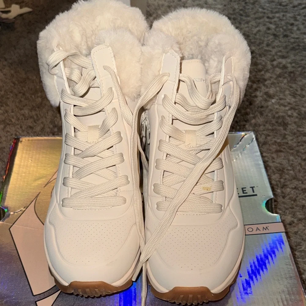 Skechers Cream Fur-Lined Winter Boots